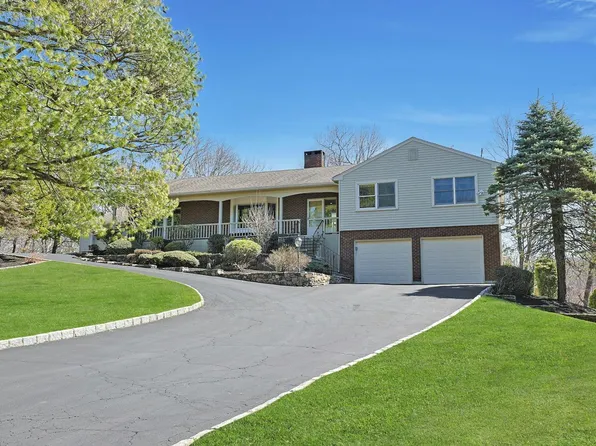 143 Rolling Hills Road, Thornwood, NY 10594