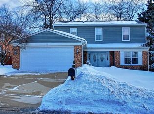 19 Campbell Dr, Glendale Heights, IL 60139