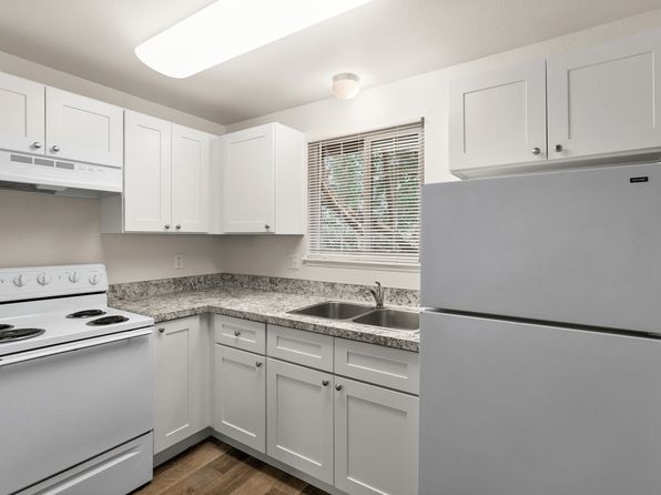 Maple Grove Apartments | 2851 Steilacoom Blvd, Steilacoom, WA