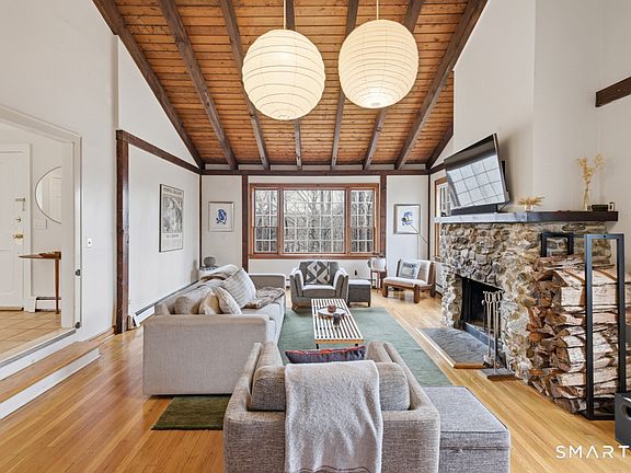 5th image of 87 Sleepy Hollow Road