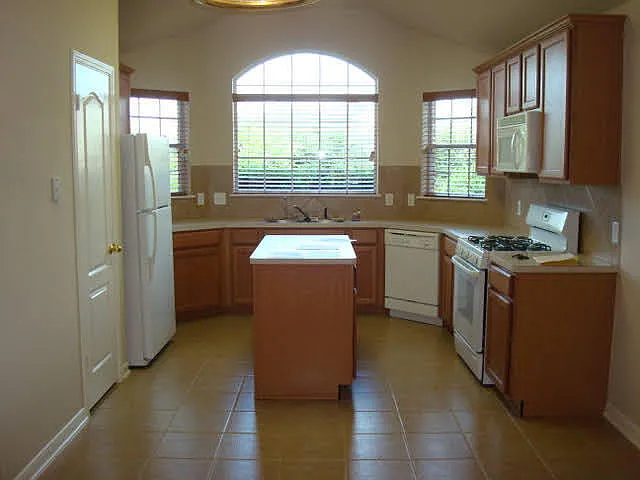 1719 Maize Bend Dr — Photo 2