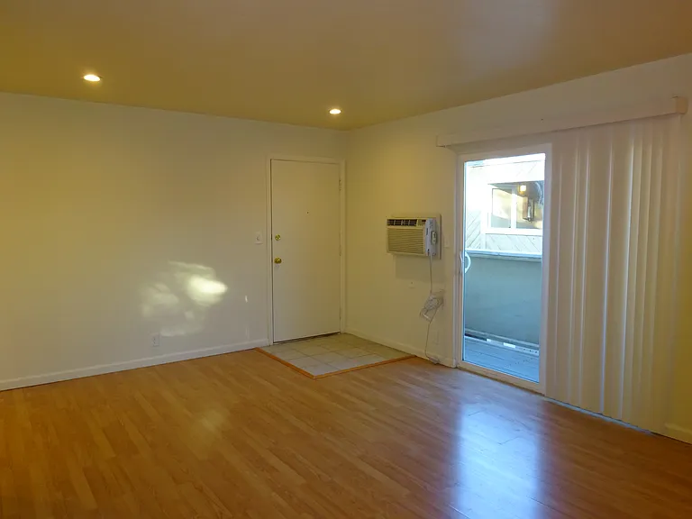 1600 Broadway St #6 — Photo 21