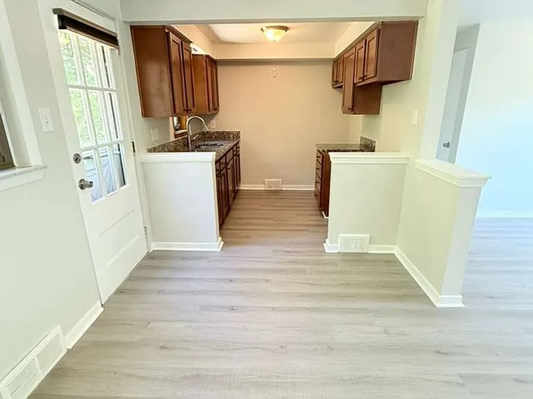 224 Jacob Dr — Photo 7