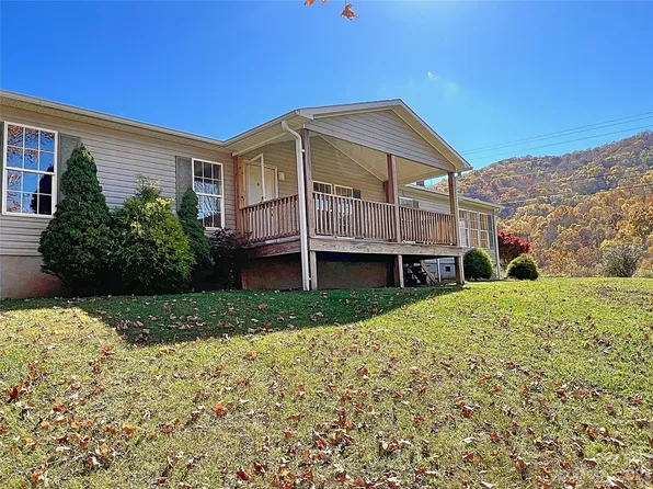 4249 State Highway 261, Bakersville, NC 28705