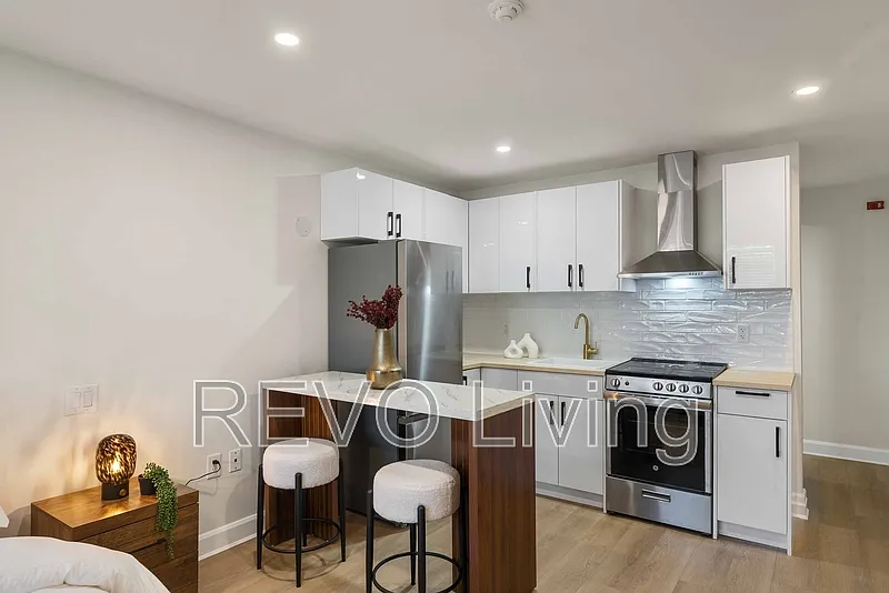 Studio, 1.0 bath, 400 sqft, $1,250 — Photo 4