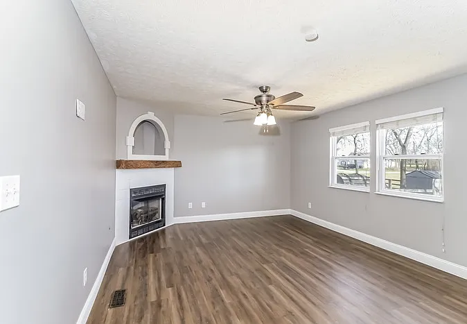 410 Princeton Dr — Photo 5