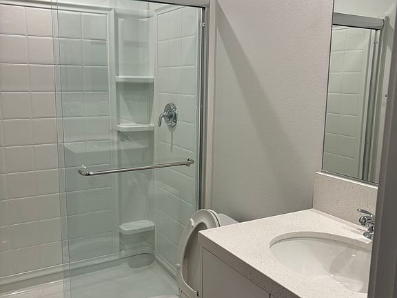 5th image of 1119 W Cara Dr