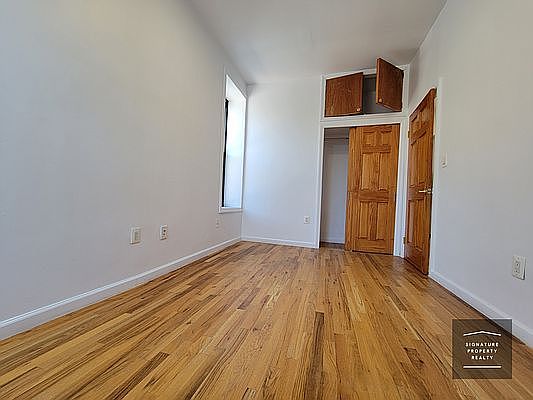 4th image of 518 Willoughby Ave #V2