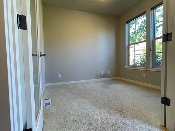3rd image of 6418 NE Meadowgate Ct