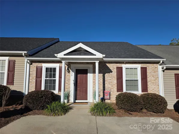 2053 Pin Oak Pl, Cramerton, NC 28032