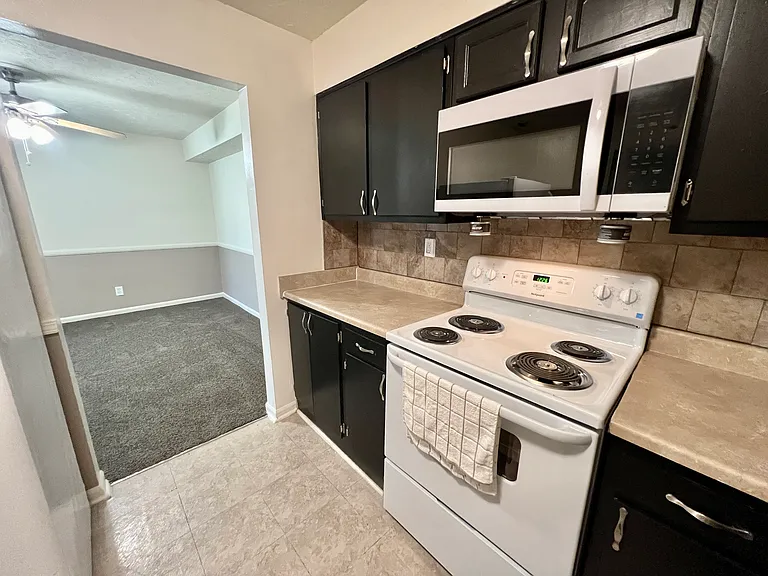 Derby Run Apartments — Photo 68