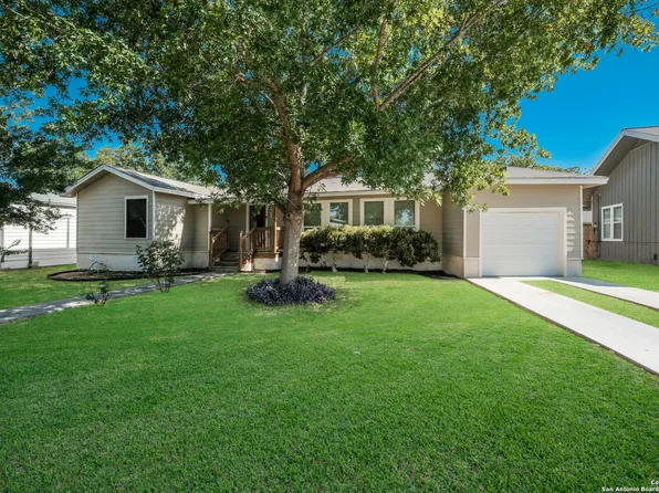 2726 W Mistletoe Ave, San Antonio, TX 78228