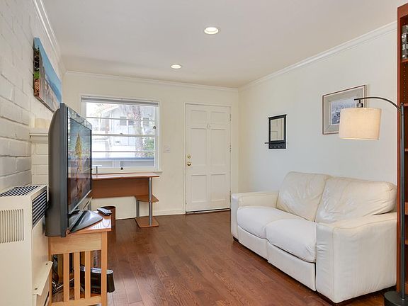 3rd image of 908 8th St Unit B