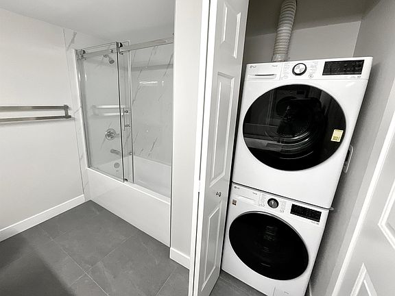 4th image of 7453 Moffatt Rd #321