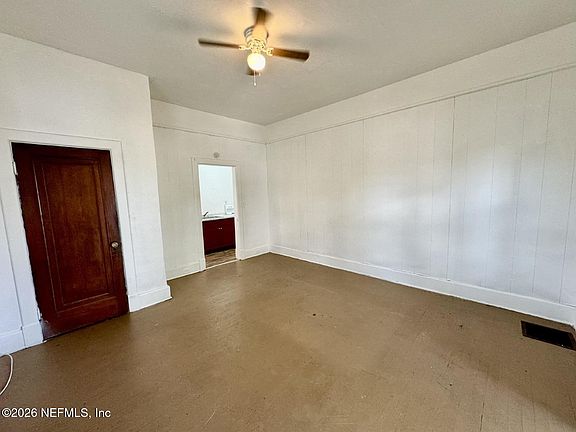 5th image of 2932 Selma St