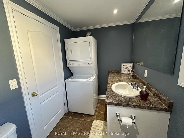 102 Colborne St — Photo 10