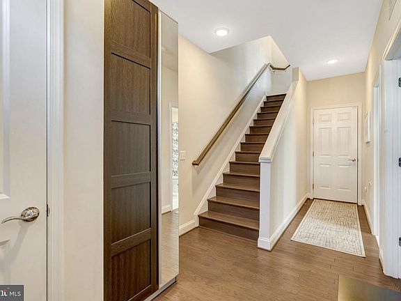 2nd image of 1910 Greenbriar Hall Rd