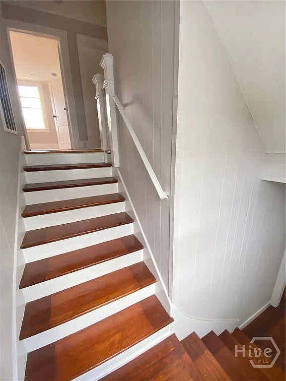 2 bed, 1.0 bath, 1144 sqft, $1,850 — Photo 2