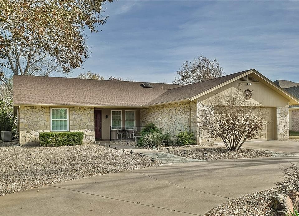 1st image of 3915 Laramie Dr