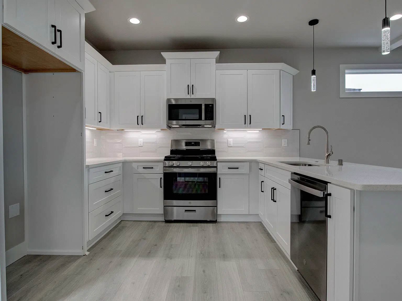 3 bed, 2.5 bath, 1500 sqft, $2,195 — Photo 2