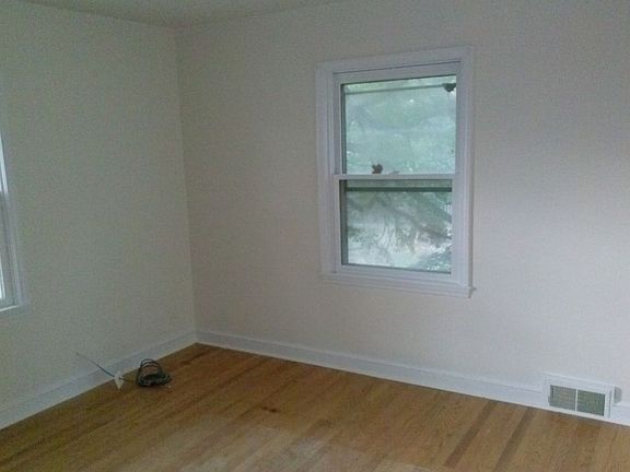 3rd image of 160 W 47th St