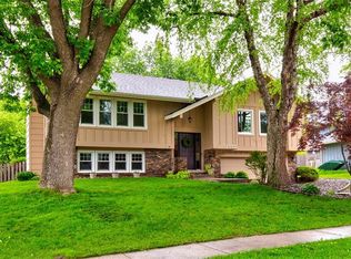 1557 Rio Valley Dr, Clive, IA 50325