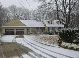 1155 Riviera Dr, Flint, MI 48507