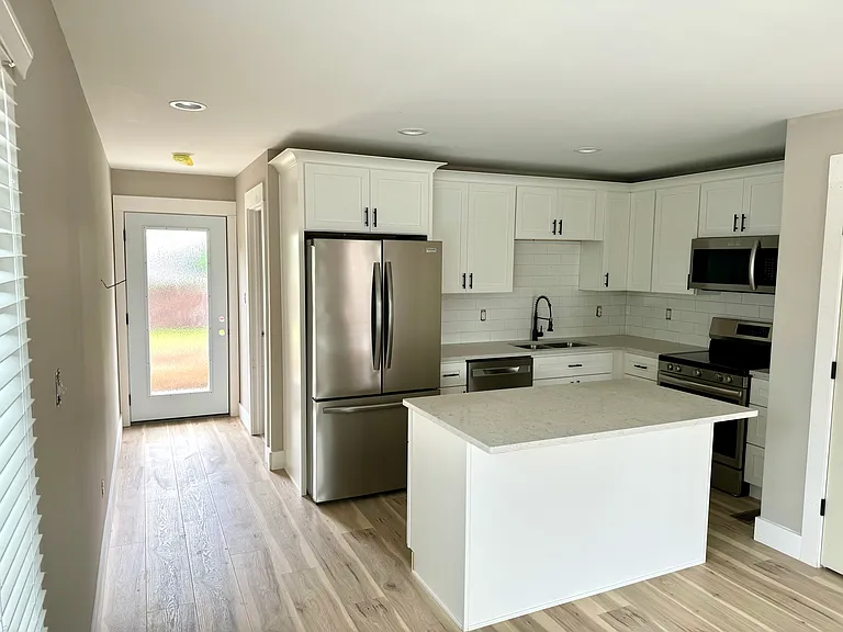 121 Norway Ave — Photo 11