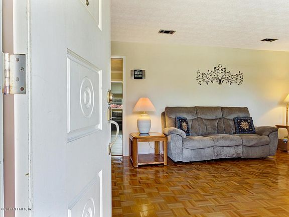 4th image of 2716 Elisa Dr W