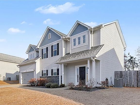 2nd image of 143 Ledgebrook Ln