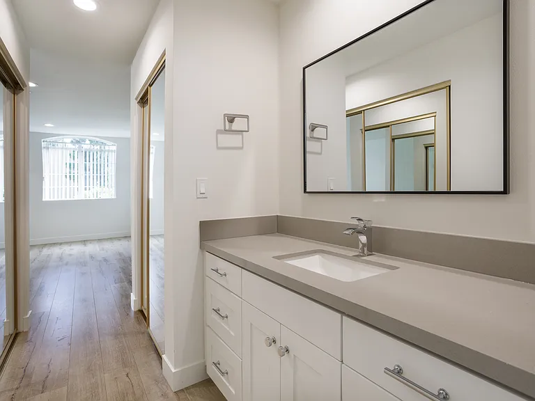 1601 Selby Ave #401 — Photo 13