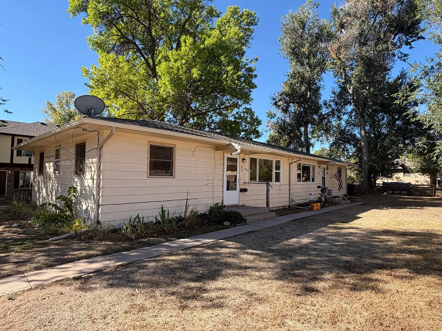 1725-1727 Morningside Dr — Photo 1