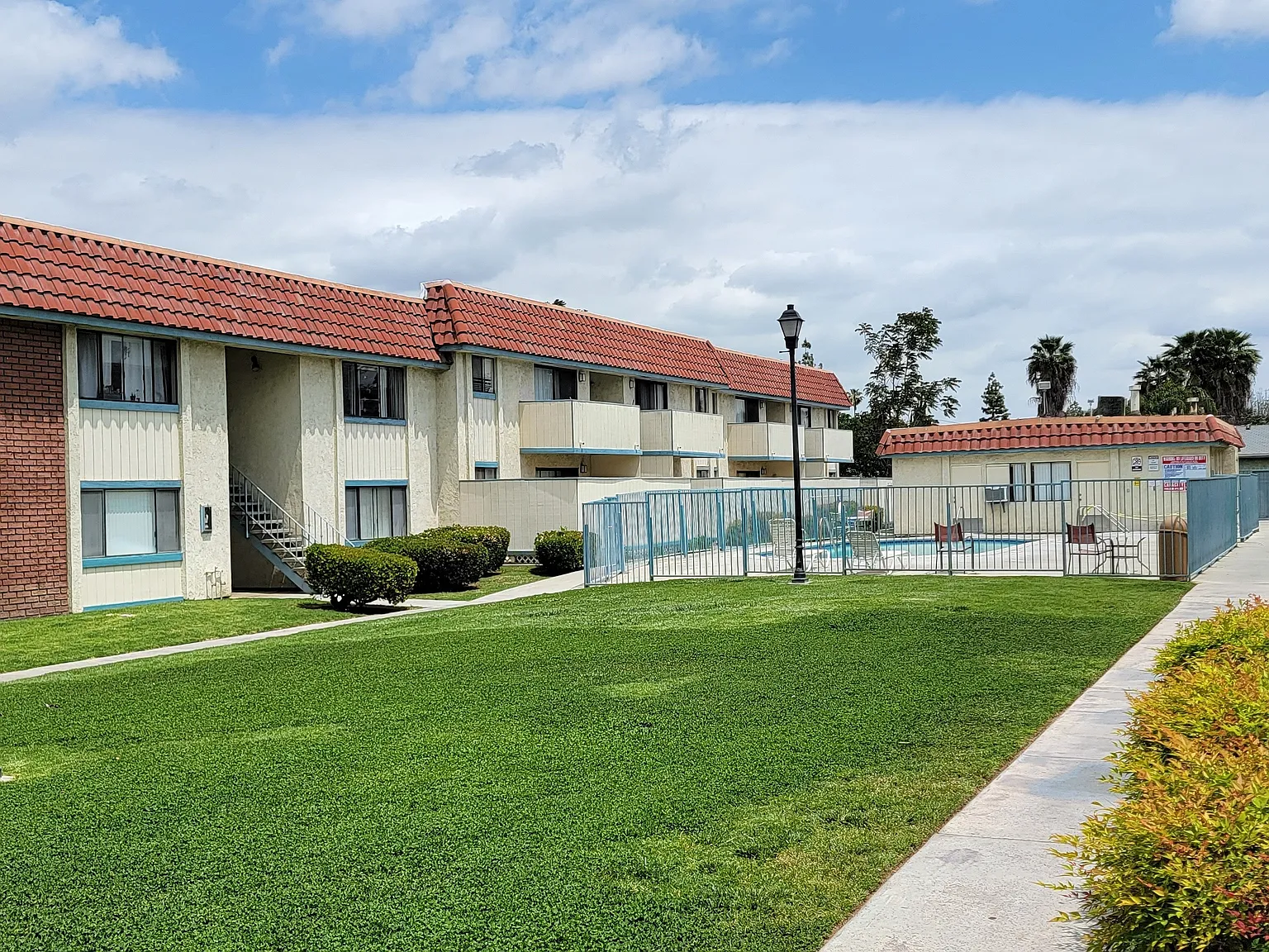 Magnolia Apartments — Photo 4