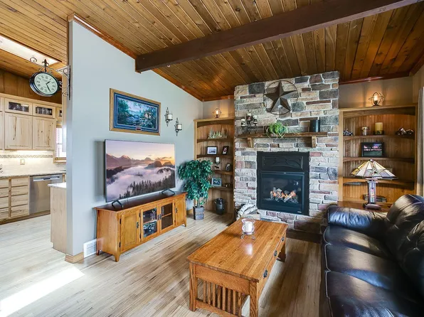 512 17th St E, Hastings, MN 55033