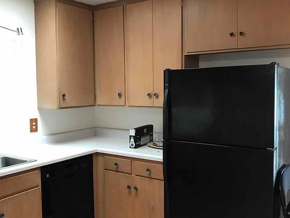 4th image of 4891 Grimsby Dr