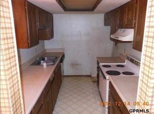 13803 Meadow Ridge Rd, Omaha, NE 68138