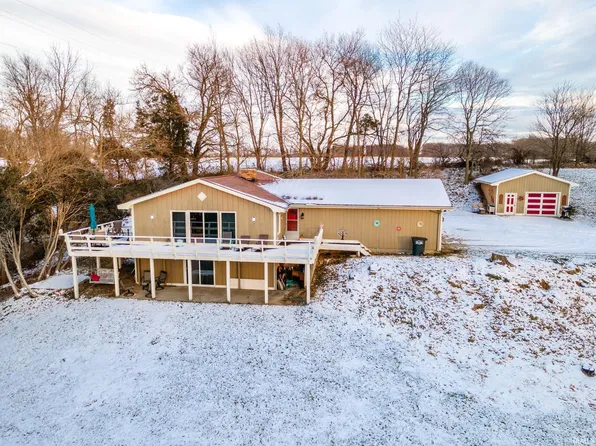 1500 Country Homes Dr, Ligonier, IN 46767