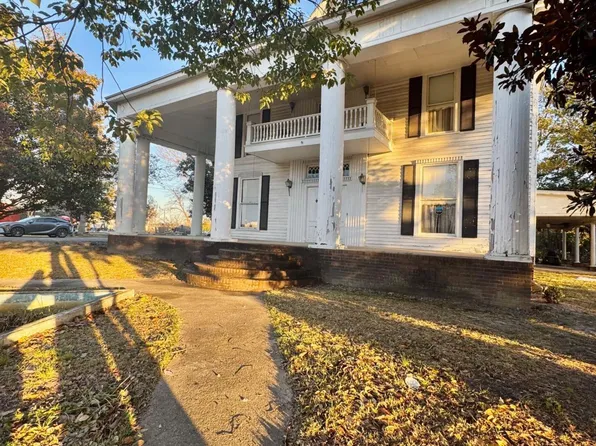 51 S Cromartie St, Hazlehurst, GA 31539