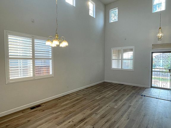 2nd image of 2412 San Remo Dr