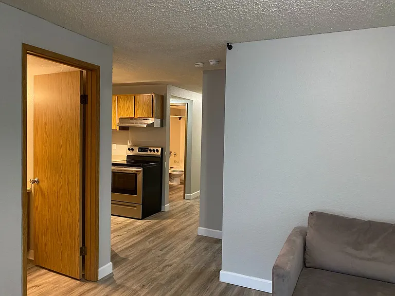 Westwood Apartments — Photo 183