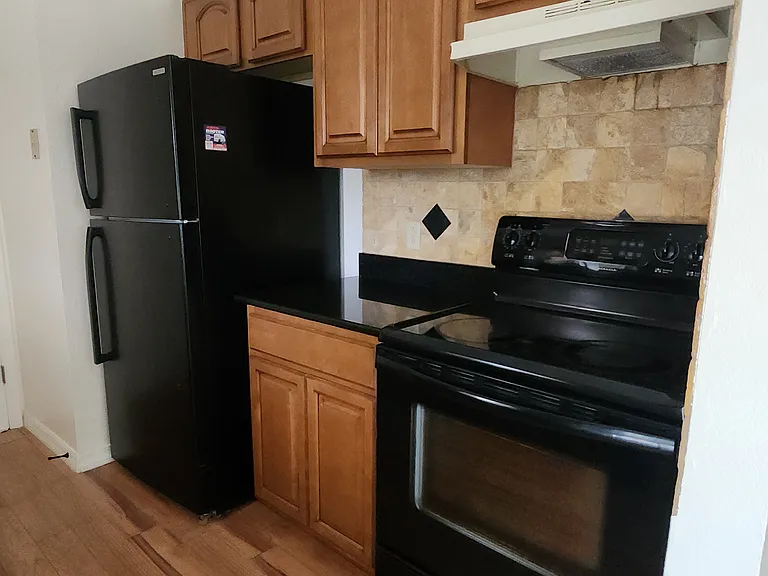 897 Alexander Ave — Photo 5