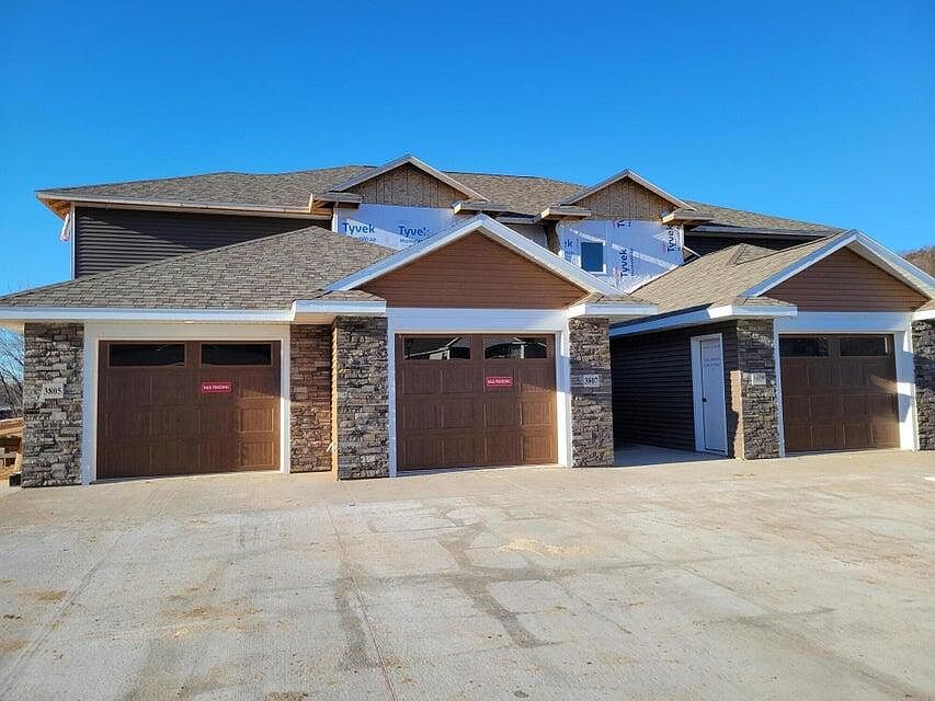 1st image of 3809 Sunnyside DRIVE WEST West