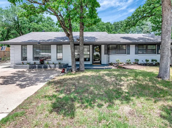 1244 King Dr, Bedford, TX 76022