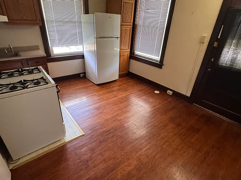 1207 E King Street — Photo 6