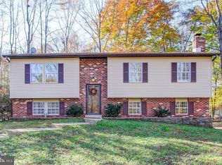 9045 Westchester Dr, Manassas, VA 20112