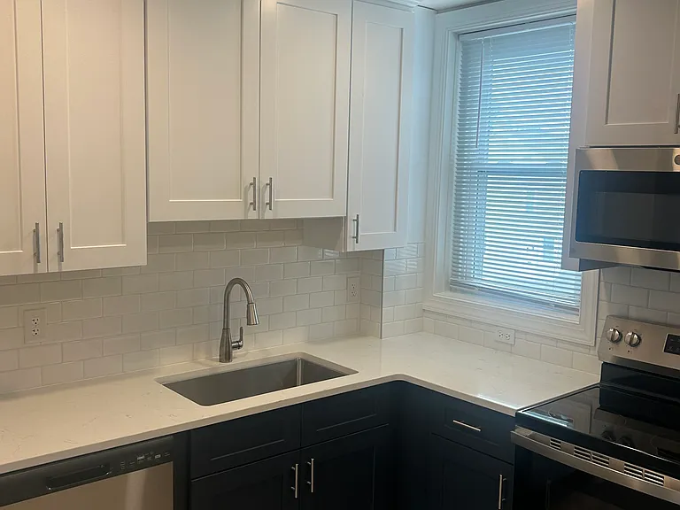 33 W Main St #8-1 — Photo 3