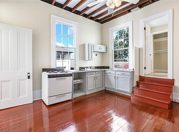 2nd image of 4223 Saint Charles Ave #B