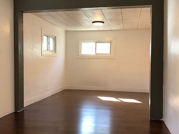 5th image of 107 E Franklin St