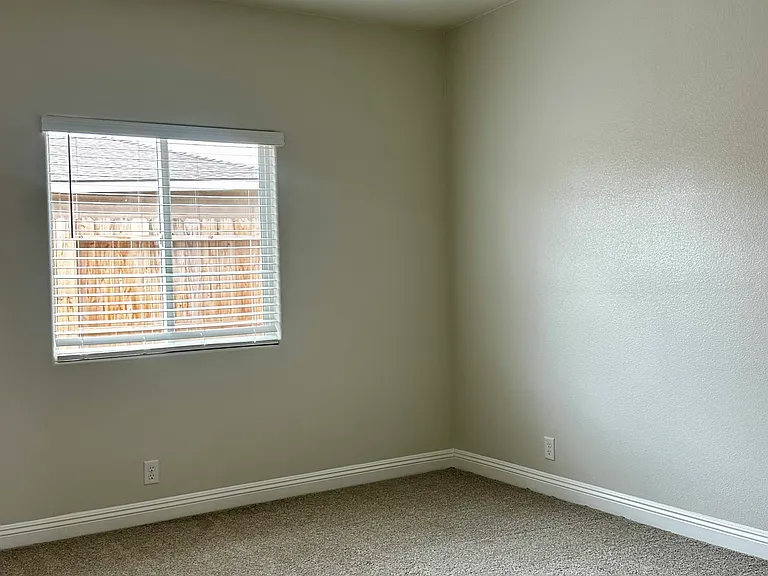 846 N Harriet St — Photo 18