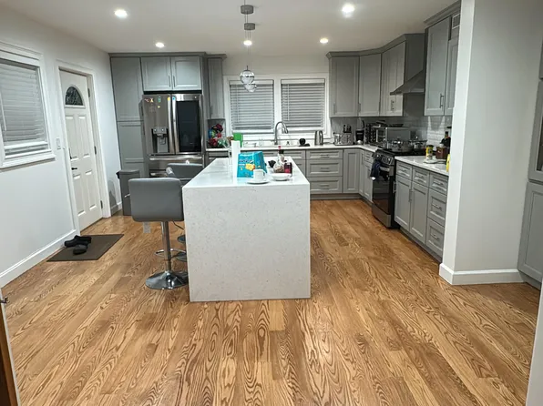 14 Emerald St, Yonkers, NY 10703